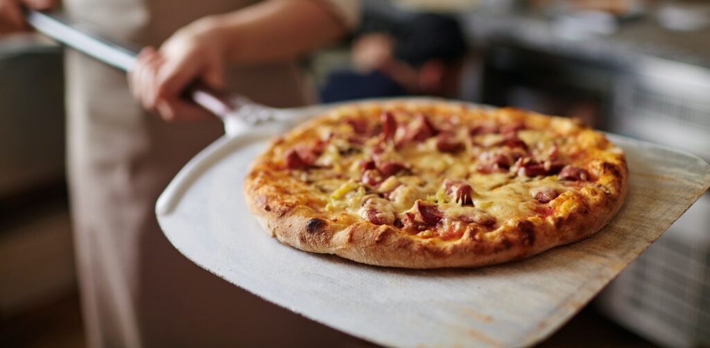 Cooked pizza